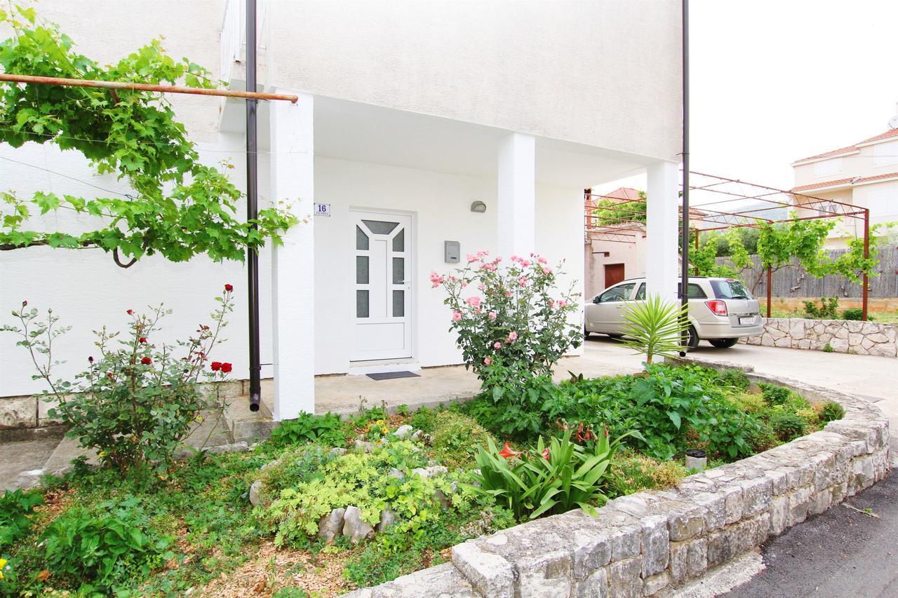 Apartment Anica Trogir Exterior photo
