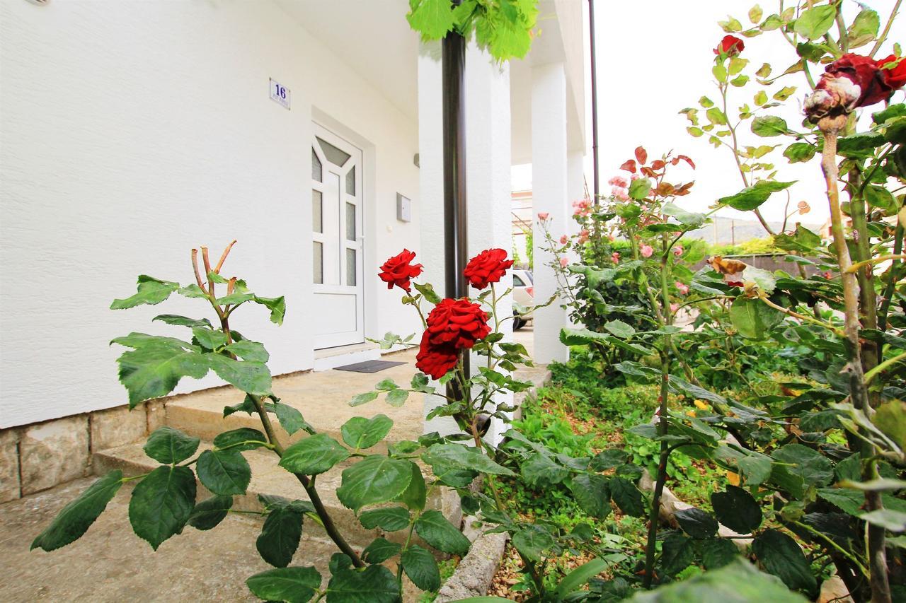 Apartment Anica Trogir Exterior photo